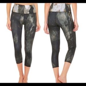 ALO Yoga Midrise Capri